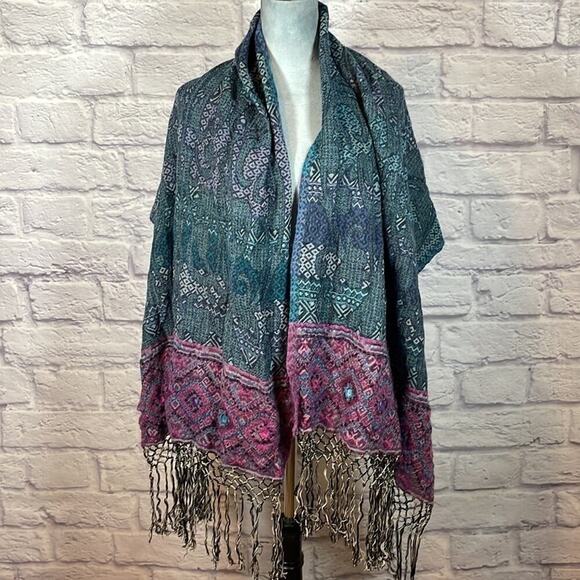 Vismaya wool blend scarf/wrap - Picture 3 of 5